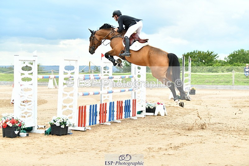 230720A-150212-03669 - Cls 9, 2 Star Big 1.40m Start to break