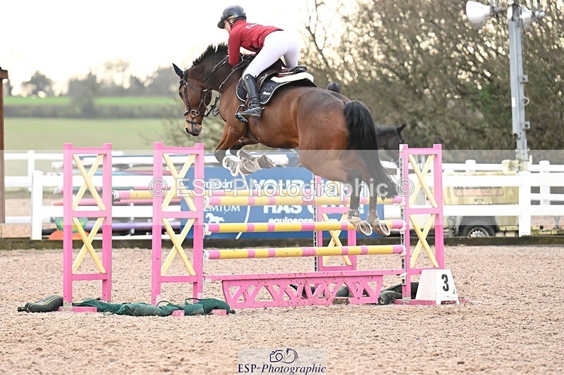 251206-133646-01143 - Cls 13 Snr Foxhunter and 1.20m