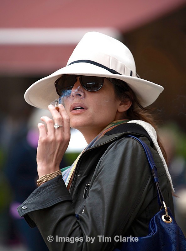 Italian Girl Smoking  06752 - Miscellaneous/Street