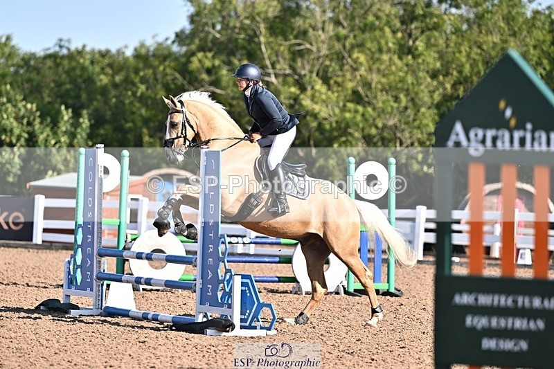 260812-085957-00005 - Cls 1 Clear Round