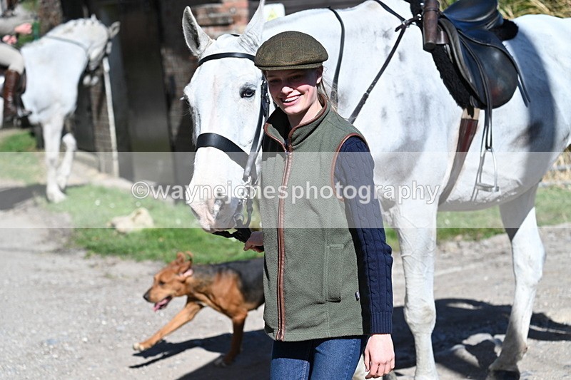 WJ7_9692 - Home for hunt tea !