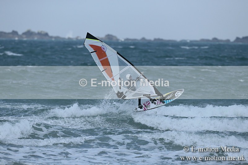 WS 020413-192 - Windsurfing