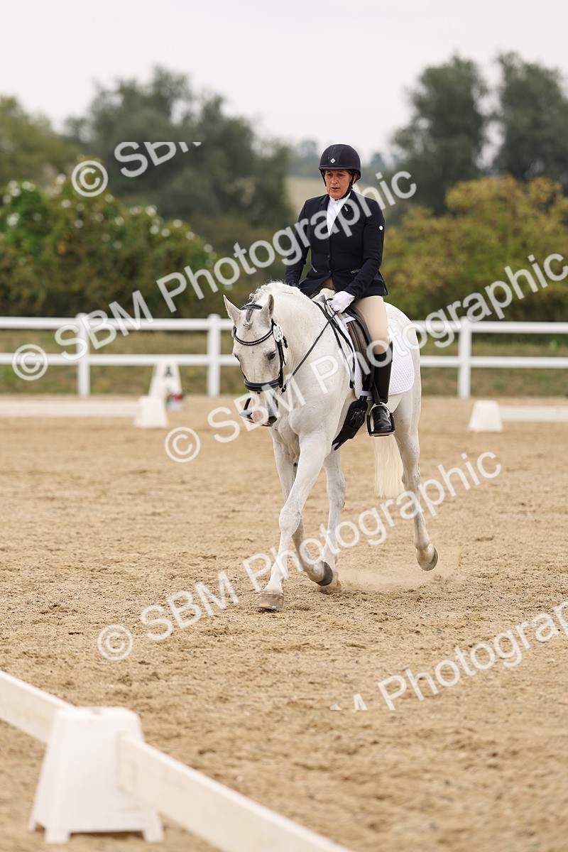 SBM_01747 - Class 9 - Novice 27 Champs
