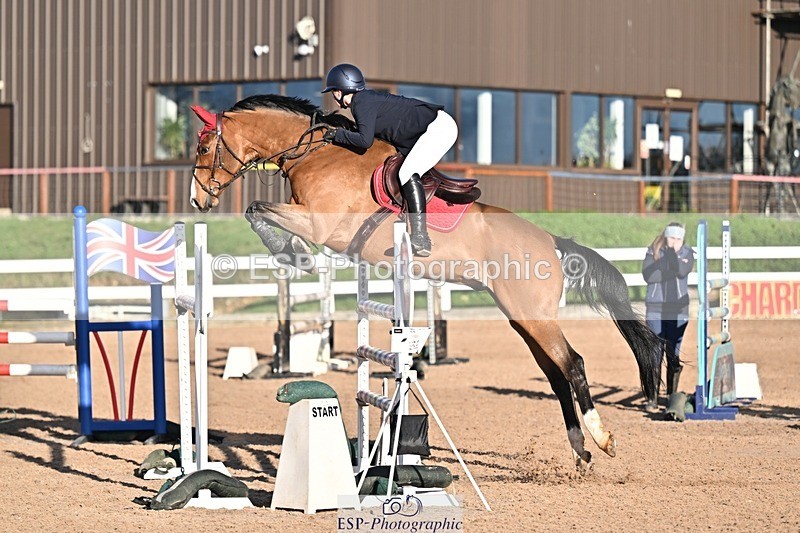 251119-141501-00526 - Cls 5 Foxhunter and 1.20m Open