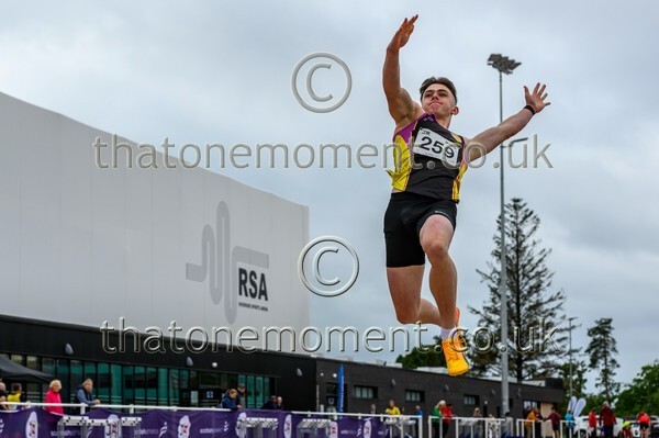 ComMast25-919394 - Track Male Set One