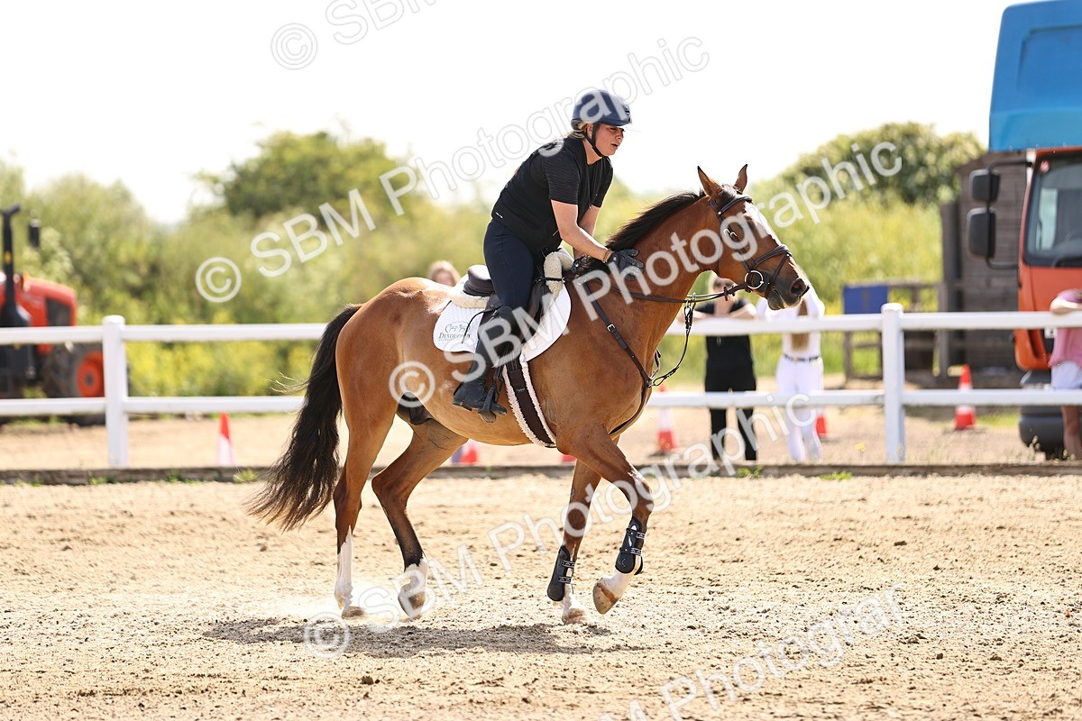 SBM_003615 - Class 8 - Clear Round