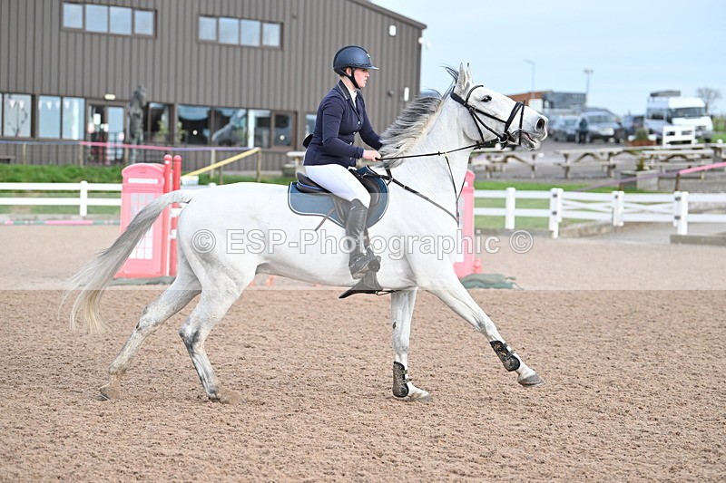 231208A-123109-00724 - Cls 5 Newcomers & 1.10m Open