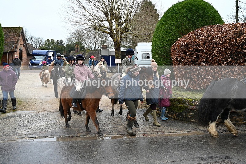 WJ7_9316 - Walk out..