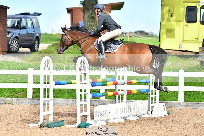 230819A-160517-01112 - Cls 33 1.05m Amateur Qualifier