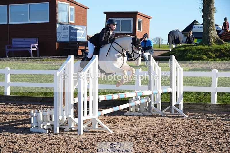 251130-104136-00962 - Cls 4 Pony Brit Nov & 80cm Open