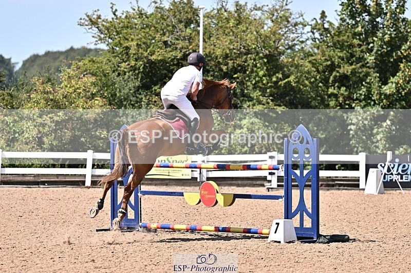 260812-124945-00514 - Cls 6 Foxhunter and 1.20m