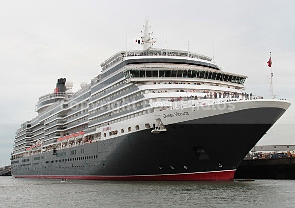 120605 QUEEN VICTORIA IN SOUTHAMPTON IMG_7803 - THREE QUEENS MEET IN SOUTHAMPTON 5th June 2012