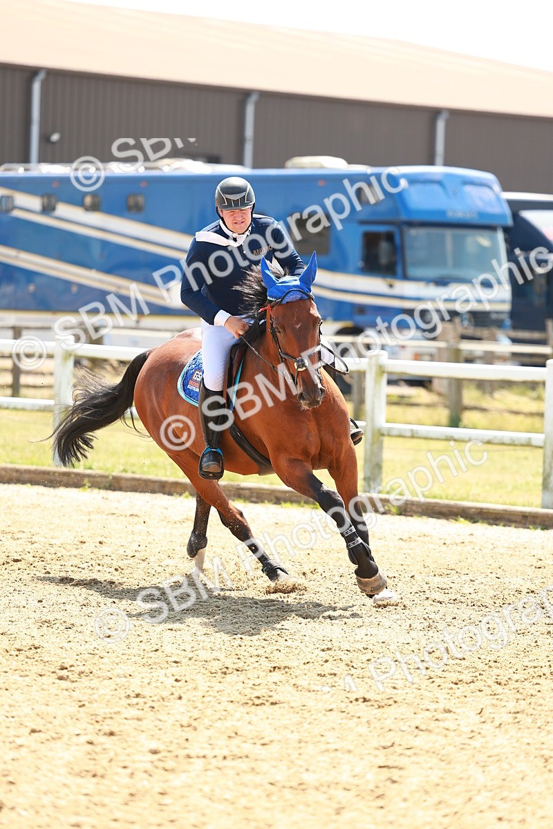 SBM_001444 - Class 4 - Senior Newcomers - 1.10m