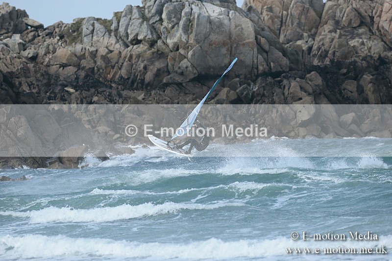 WS 020413-176 - Windsurfing
