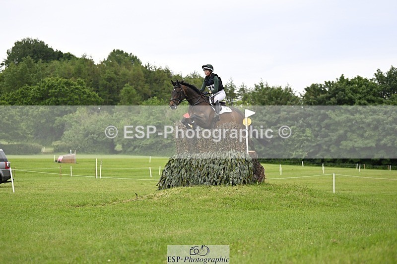 240525-172547-18602 - 271-WILD_ATLANTIC_WAY-Susie_Berry