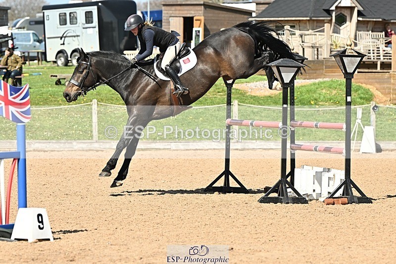 250416-151427-01652 - Cls 6 Foxhunter and 1.20m