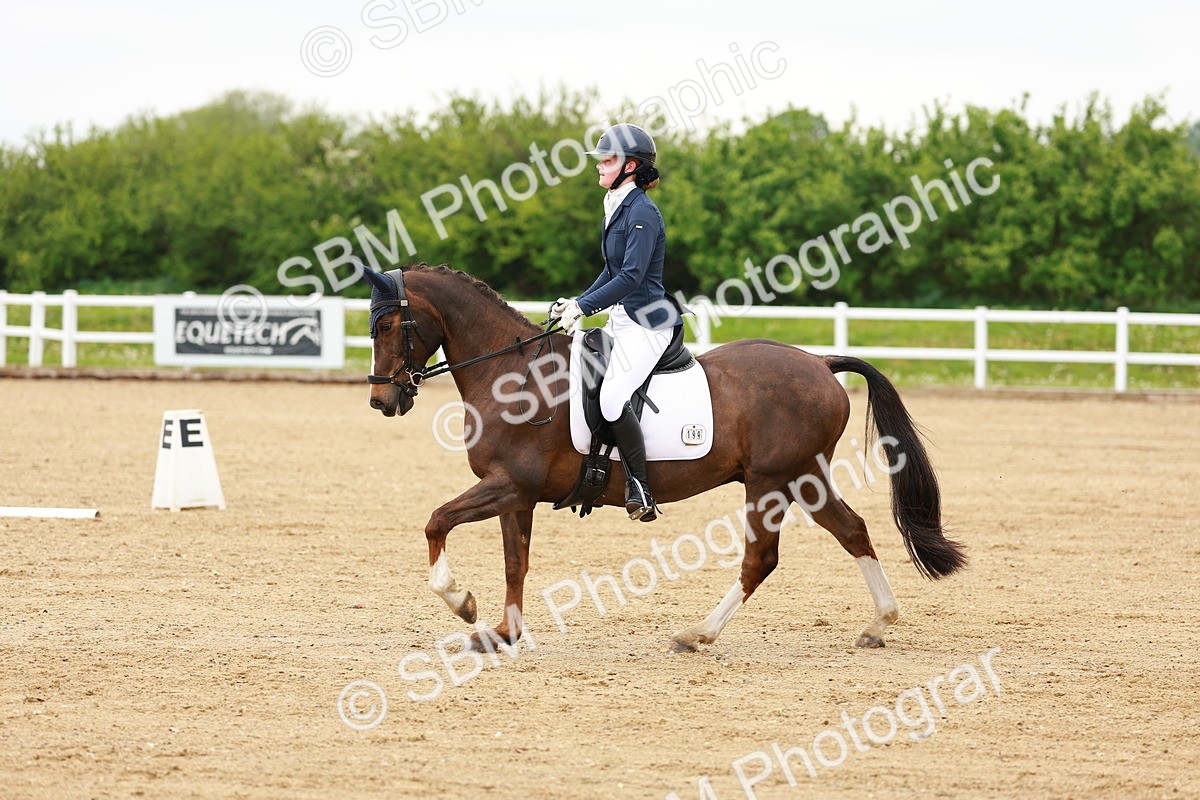 SBM_005003 - Class 15 - Novice 5
