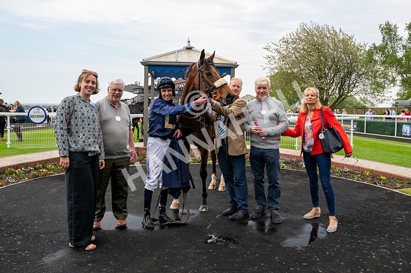 060524-Race 4-Powdering-5093 - Race 4