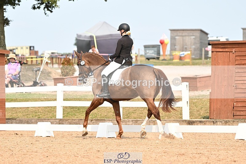 250816-152404-06174 - 121-Daisy.HedgesFelicia.v