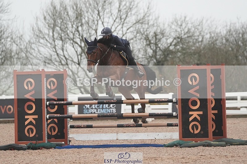 251207-121842-02034 - Cls 20 Snr Newcomers and 1.10m