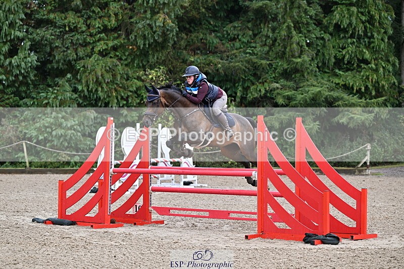 250831A-124253-10403 - Cls 42 Snr 1m Grand Prix