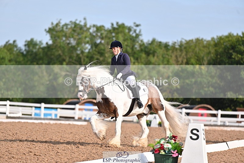 240817A-094019-06681 - 212-Emma.Lomas-My.last.rolo