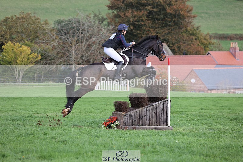 241025-125626-08183 - 130-Imogen.White-BE.TOUCHABLE