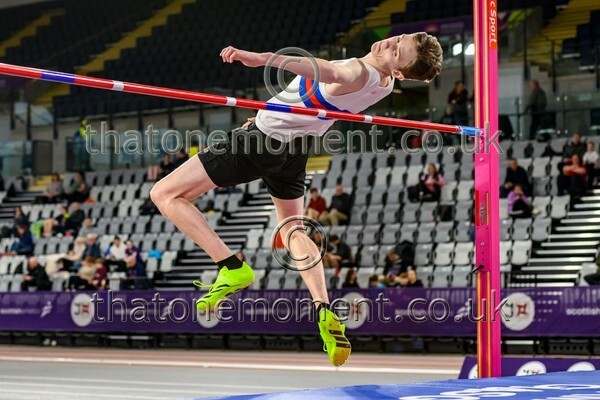 AgeInd25SAT-919230 - Field Male