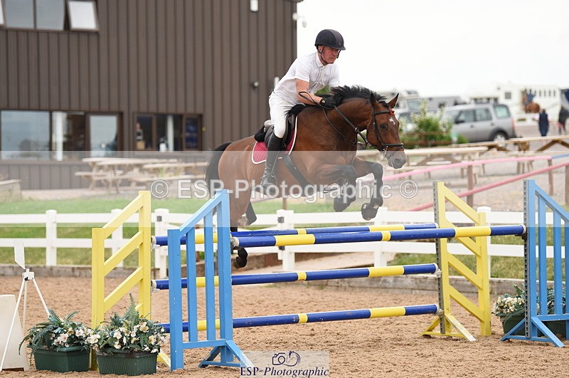 230628A-152002-00897 - Cls 5 Foxhunter & 1.20m Open