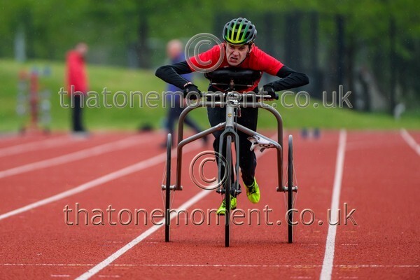 Opener25-924380 - Track Male