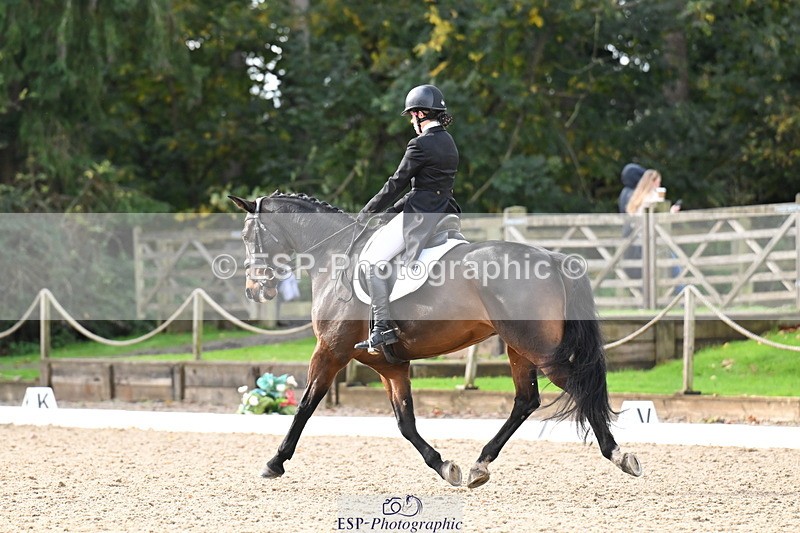 251023A-105136-01568 - B-132-Hannah.R.Jones