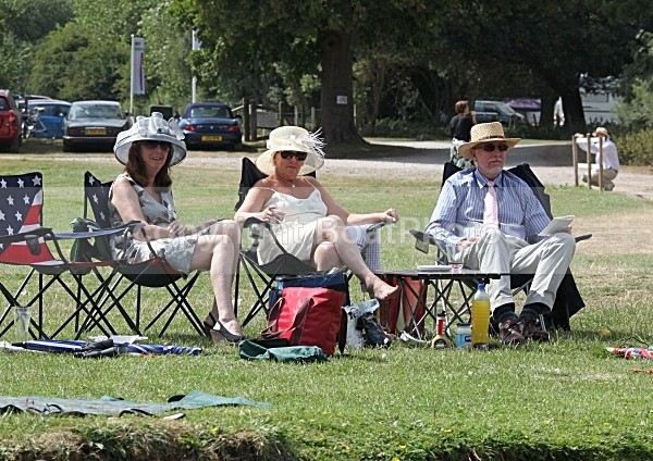 090704 RIVERBANK PICNIC IMG_8251 - HENLEY REGATTA  SATURDAY 4th JULY 2009