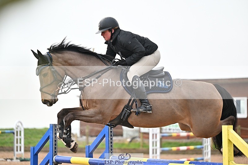 250122-142846-00648 - Cls 6 Foxhunter and 1.20m