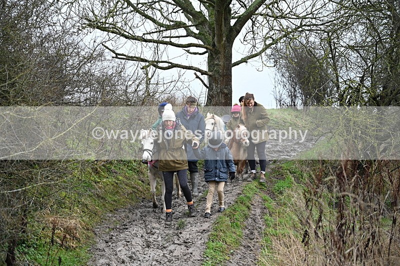 WJ7_9580 - Walk out..