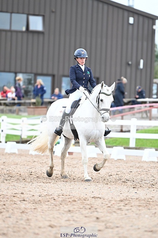 250907-124010-08388 - 067-Laura.PercyConobola.Cascade