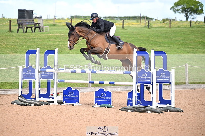 260513B-152639-01230 - Cls 6 Snr Fox and 1.20m Open