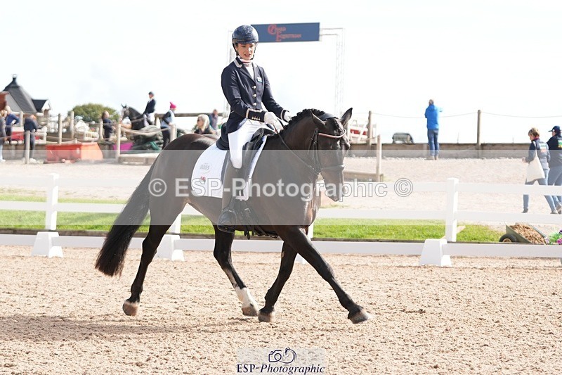 250906-103427-01511 - 005-Jessica.AllenHendrewen.Desert.Lady