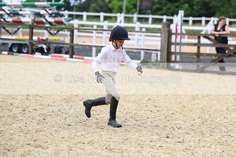 3E7A0114 - Egg and Spoon