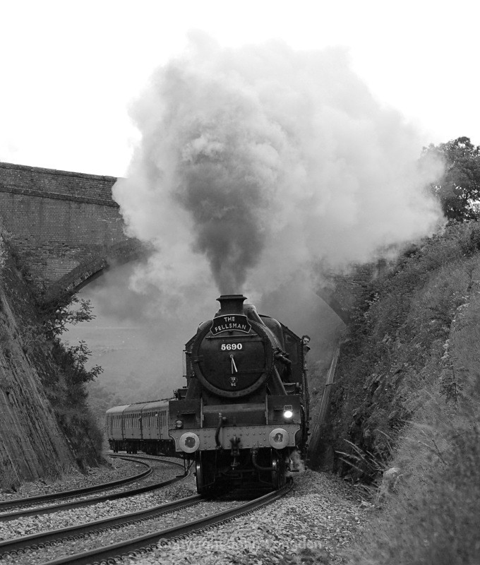 29.7.10 - LMS Jub 5690 1Z22 Car - Lancaster, Smardale - Smardale