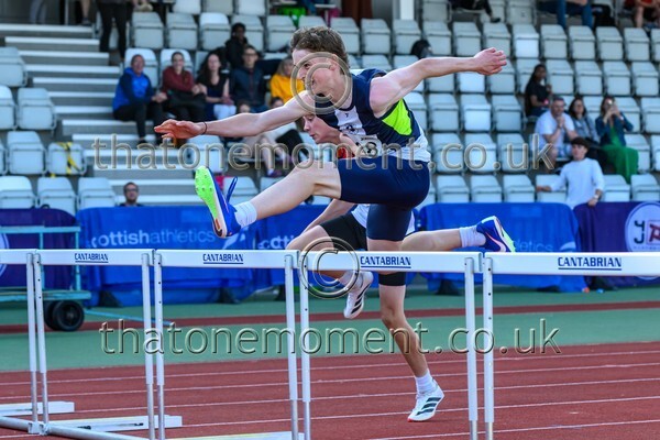 Age25SAT-918245 - Track Male