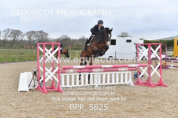BPP_5825 - CLASS 24 SUN Senior British Novice/ 90cm Open