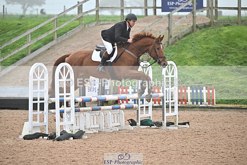 241103A-105255-06779 - SUN Cls 18 British Novice and 90cm Open