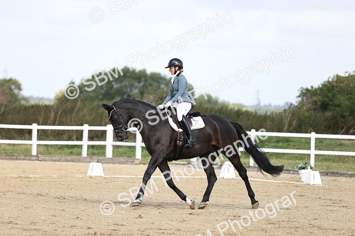 SBM_016065 - Class 14 - Novice 23 - 10.29-11.32