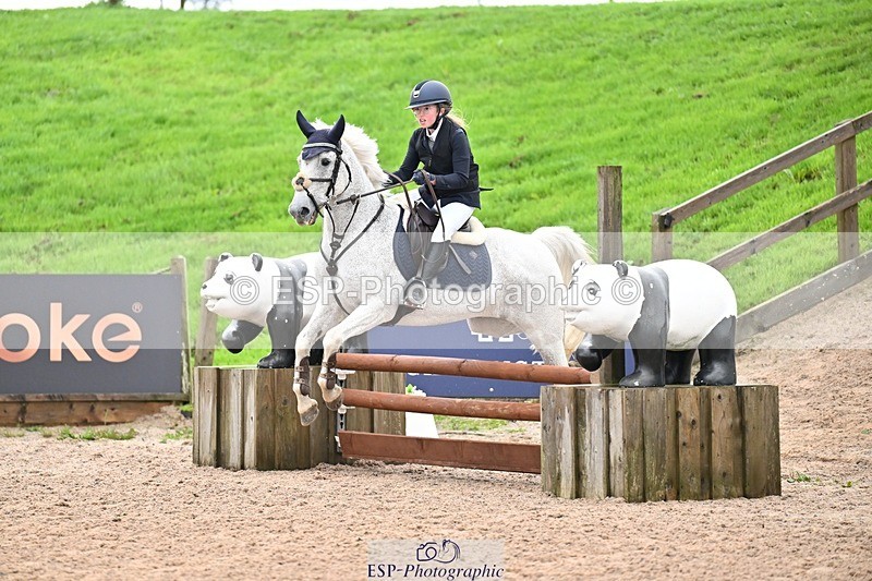 250920-154209-01774 - Cls 21 Pony Intro 80cm Derby