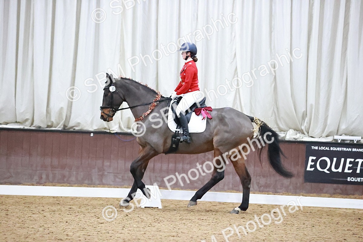 SBM_001807 - Class 9 - Novice 4