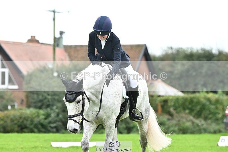 241024-123226-02774 - 326-Eloise.Hawtin-TULLIBARDS.CLONEENAGH.TED