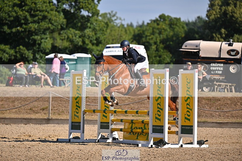 250802A-093903-00187 - C-105-Mimi.van.Ufford-MR.SOCKS