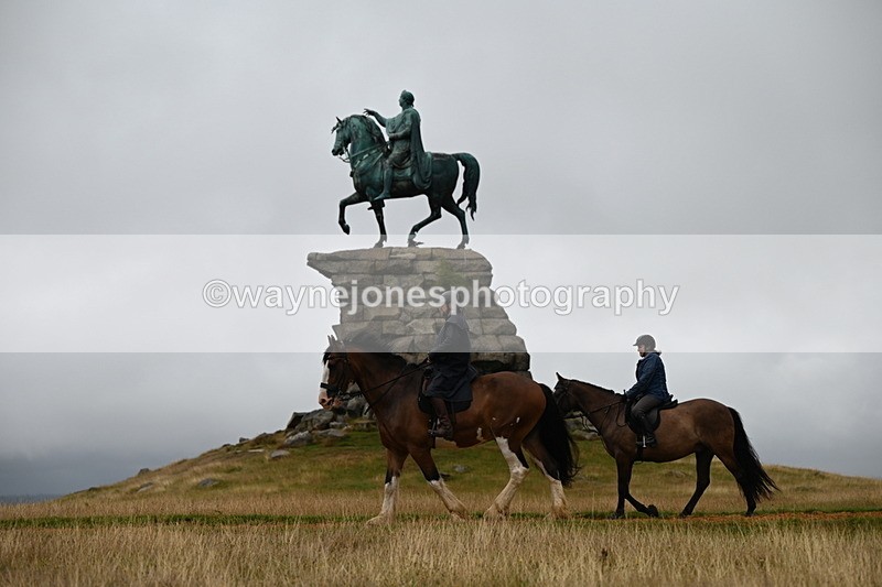 DSC_2027 - Time at Statue 12:13 to 12:32