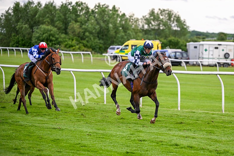 110626-Race 4-Winchurch-4886 - Race 4 19.52pm Download The Raceday Ready App Handicap