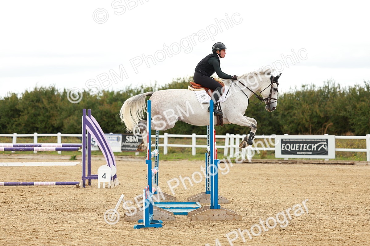 SBM_001472 - Class 4 - Senior Newcomers - 1.10m